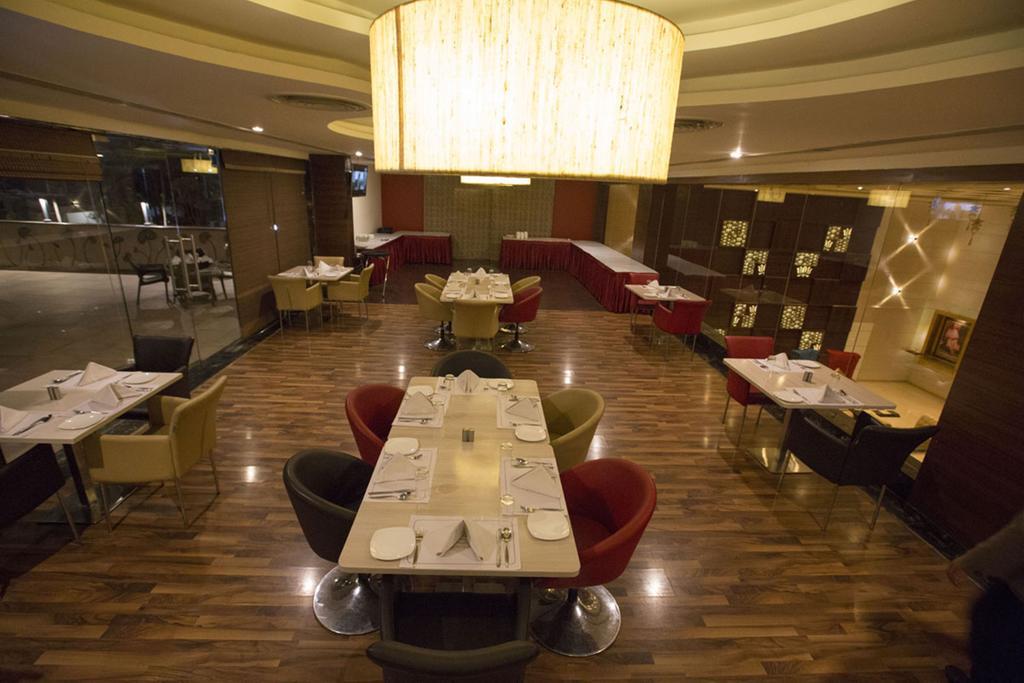 Anjushree Hotel Ujjain Exterior photo
