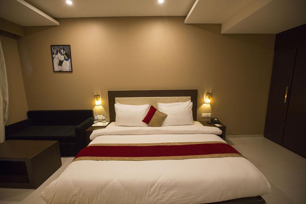 Anjushree Hotel Ujjain Exterior photo