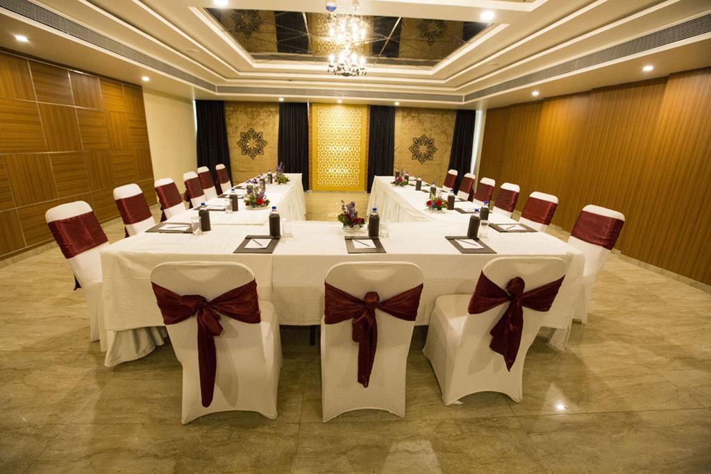 Anjushree Hotel Ujjain Exterior photo