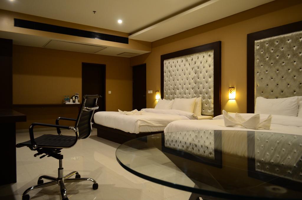 Anjushree Hotel Ujjain Exterior photo